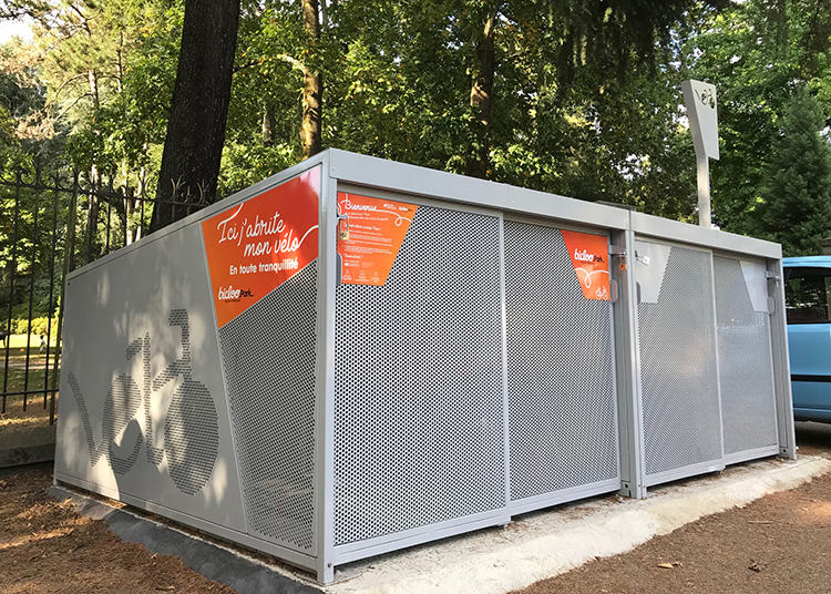 Abri Plus - BiclooPark - Consigne vélo individuelle sécurisée contre les vols des vélos - Vel Box - Nantes Métropole (44) Abri Plus - BiclooPark - Consigne vélo individuelle sécurisée contre les vols des vélos - Vel Box - Nantes Métropole (44)