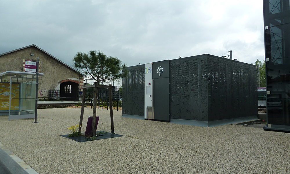 Abri Plus - Garage velos fermé -Modèle Modul'Ere - SNCF PDL - Gare de Clisson (44)