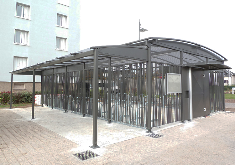 Abri Plus - Parc à vélo abrité et sécurisé - Abris velos ModulEre - Agglomération de Tours - Gare de Saint Pierre des Corps (37) Abri Plus - Parc à vélo abrité et sécurisé - Abris velos ModulEre - Agglomération de Tours - Gare de Saint Pierre des Corps (37)