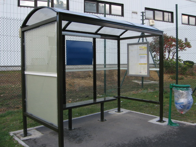 Abri Plus - Abri bus ou aubette - Element de mobilier urbain permettant aux usagers des transports en commun d Abri Plus - Abri bus ou aubette - Element de mobilier urbain permettant aux usagers des transports en commun d