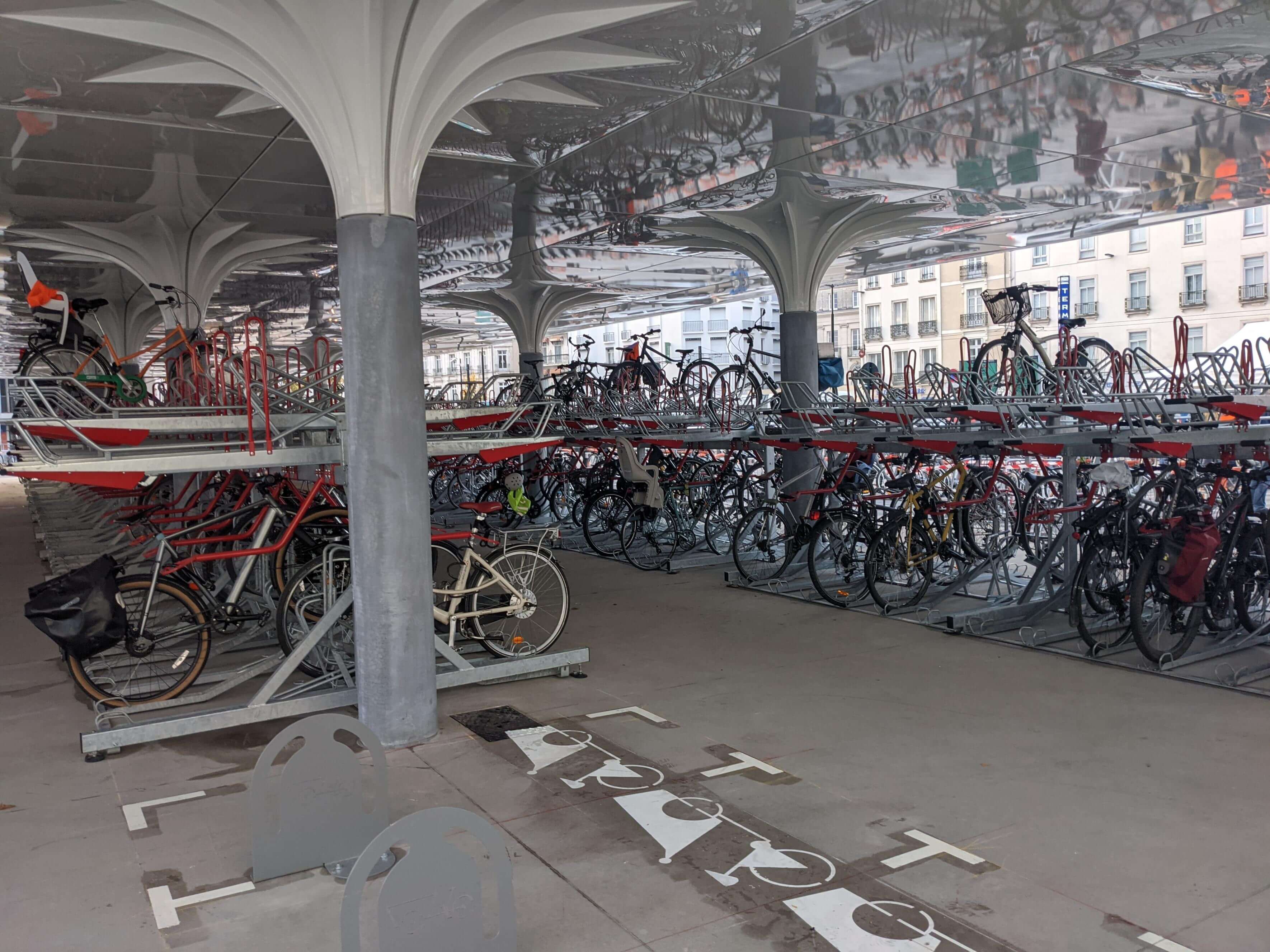 Racks à vélo - Cyclostation Nantes - Abri Plus