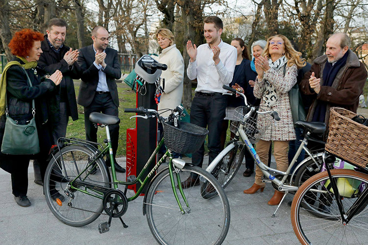 Inauguration de la station de réparation vélos Deluxe dans la Ville de Talence (33) - Bikefixtation par Abri Plus - Copyright Mairie de Talence©