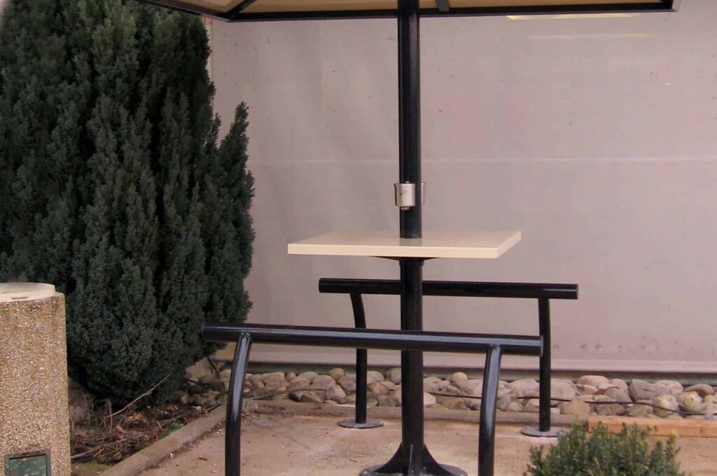 Abri Plus - Abri fumeurs - Espace Charny - Abri Parasol et assis debout