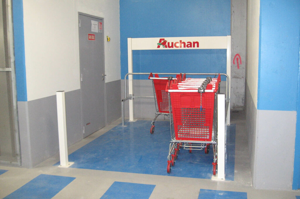 Abriplus - Tête de station NM - Auchan (94) Kremlin Bicêtre