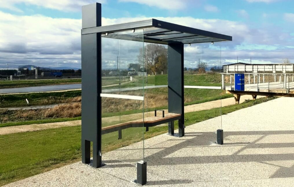 Abriplus - Abribus Oslo - Abri bus avec banc intégré - ZAC de la Dombes (01) Mionnay
