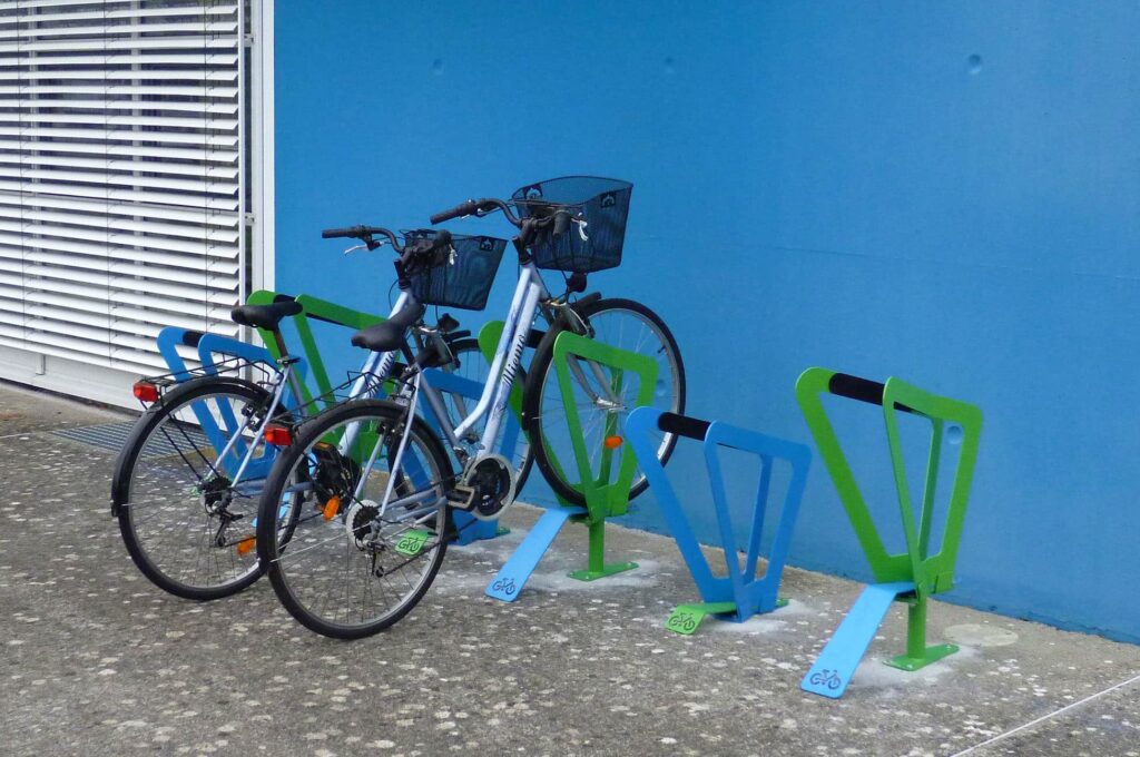 Abri Plus - Support vélos Caligo bleus & verts- IFSTTAR - Bouguenais (44)