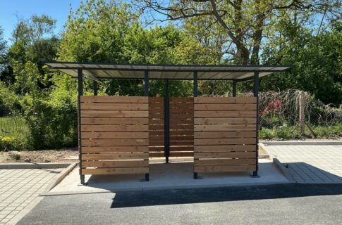 Local poubelles caches conteneurs Leduc