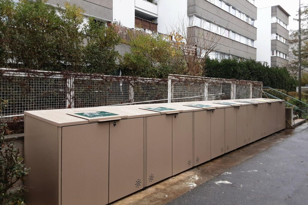 Abris bacs Bonnos alignés