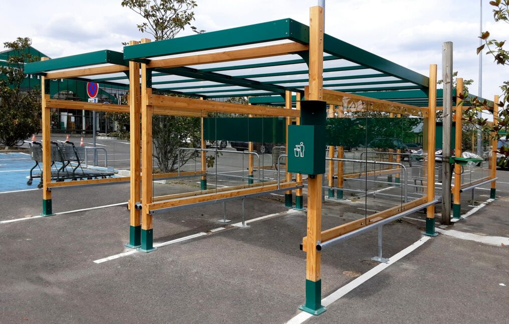 Abri Plus - Abri chariots en bois pour jardinerie - Truffaut (91) La Ville du Bois