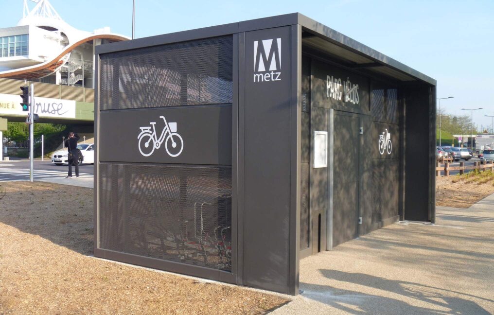 Abri Plus - Parking sécurisé pour velos Nomad auvent U - Mairie de Metz (57)