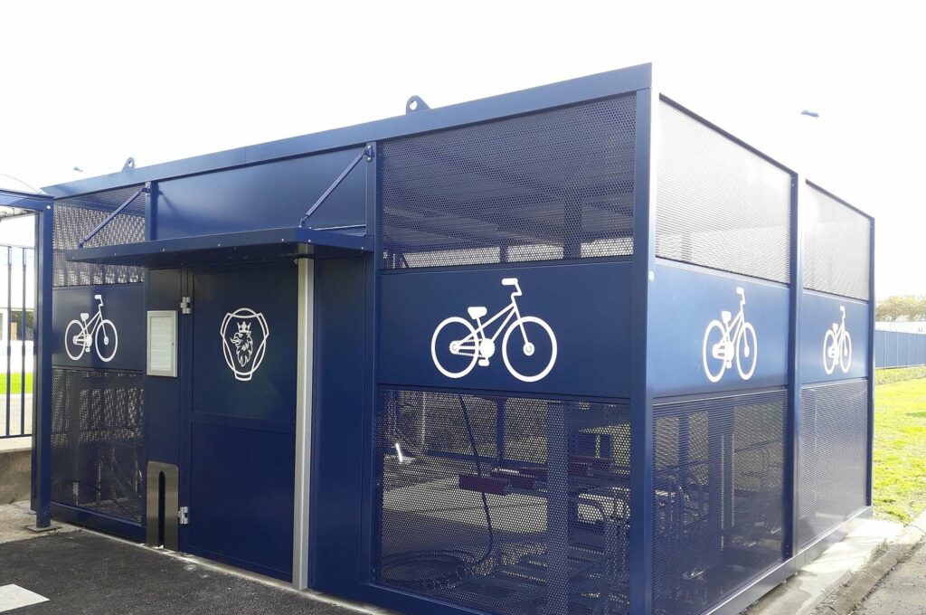 Parc à vélo Nomad d'Abri Plus pour le siège social de Scania - Angers (49)