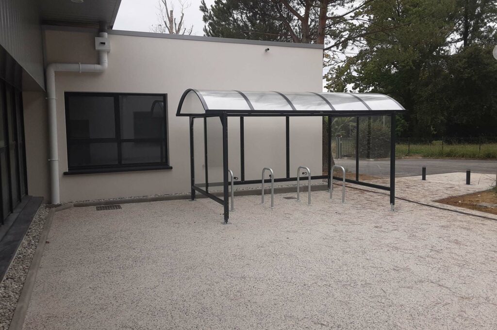 Abri Plus - Pôle Emploi (64) Boucau via Colas France - 1 Abri Vélos Standard