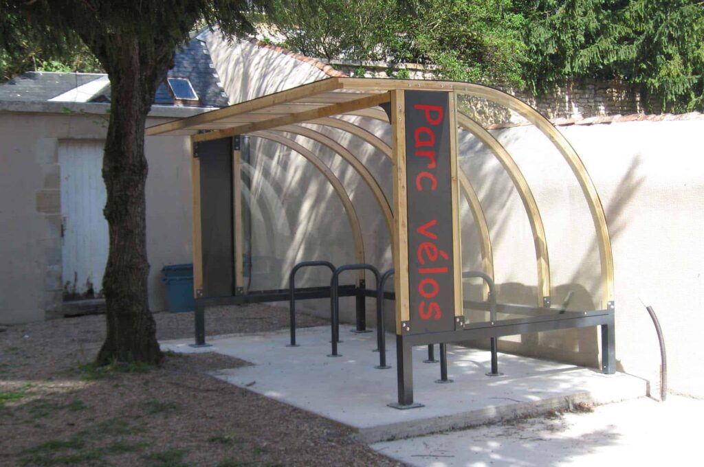 Abri vélos VAE ouvert - Modèle Bois de Céné - ADEME à Poitiers (86)