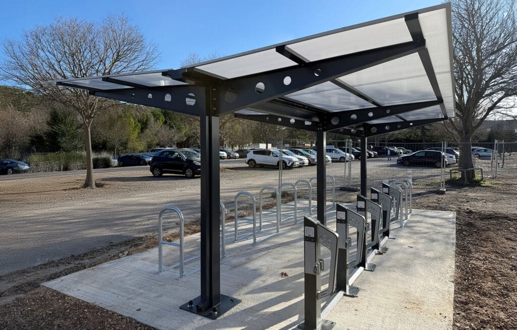 Abriplus - St Microelectronics (13) Rousset - Abri vélos Vernon - 5 Bornes e-Park VAE