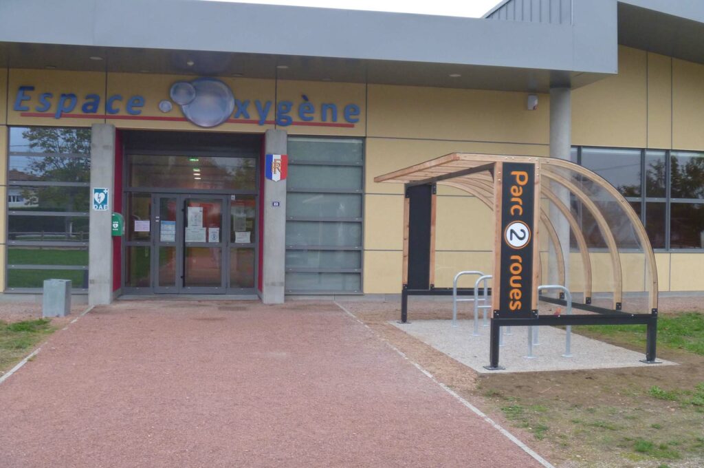Parc pour vélos en bois - Bornes velos A - Bois de Céné - Villerest (42)