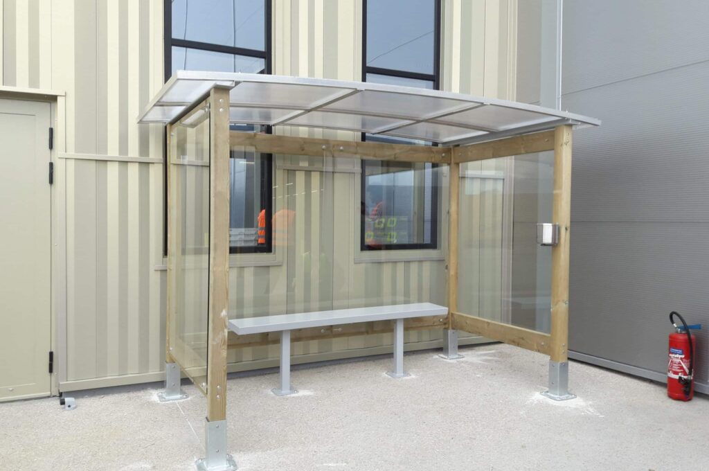 Abri fumeurs Viadene bois avec banc