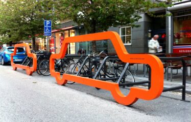 Abri Plus - Rack pour velos - Fun Parc voiture orange