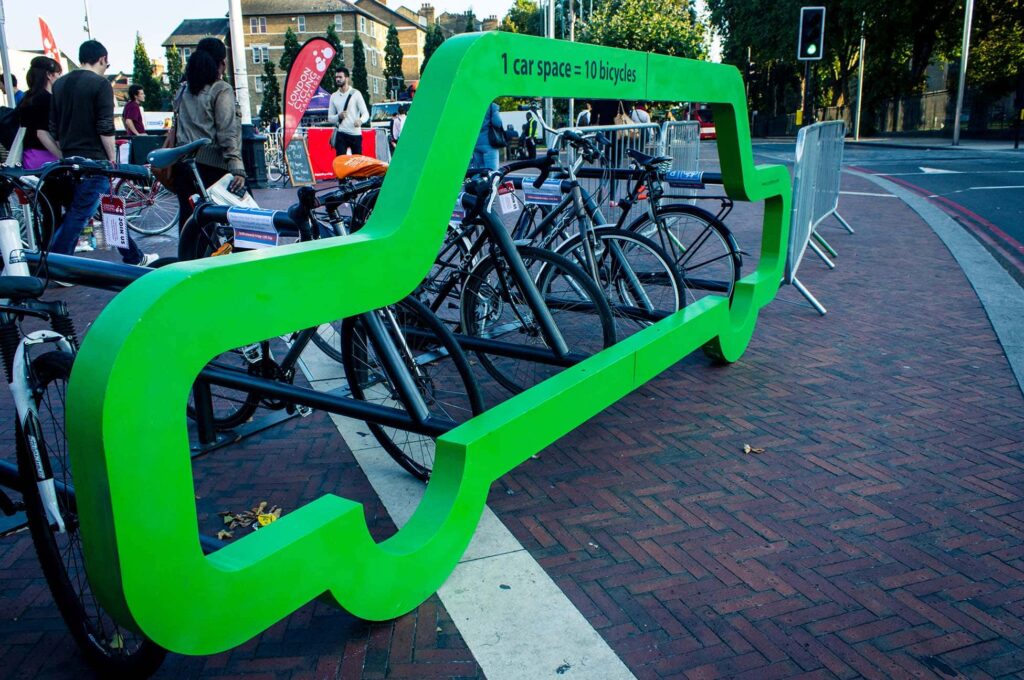 Abri Plus - Râtelier à vélos - Fun Parc voiture pour 10 cycles
