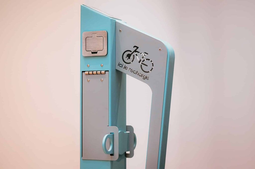 Abriplus - Borne e-park VAE détails