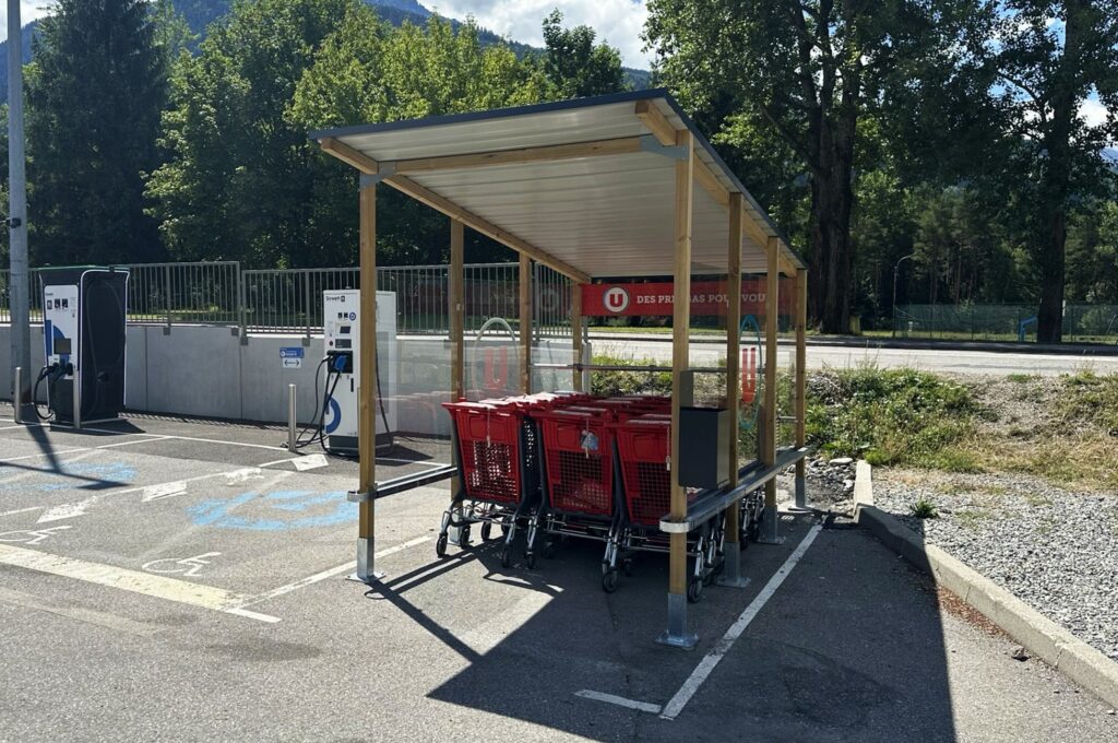 Abri Plus - Abri chariots bois TPI70 avec toiture tôle - Super U (73)
