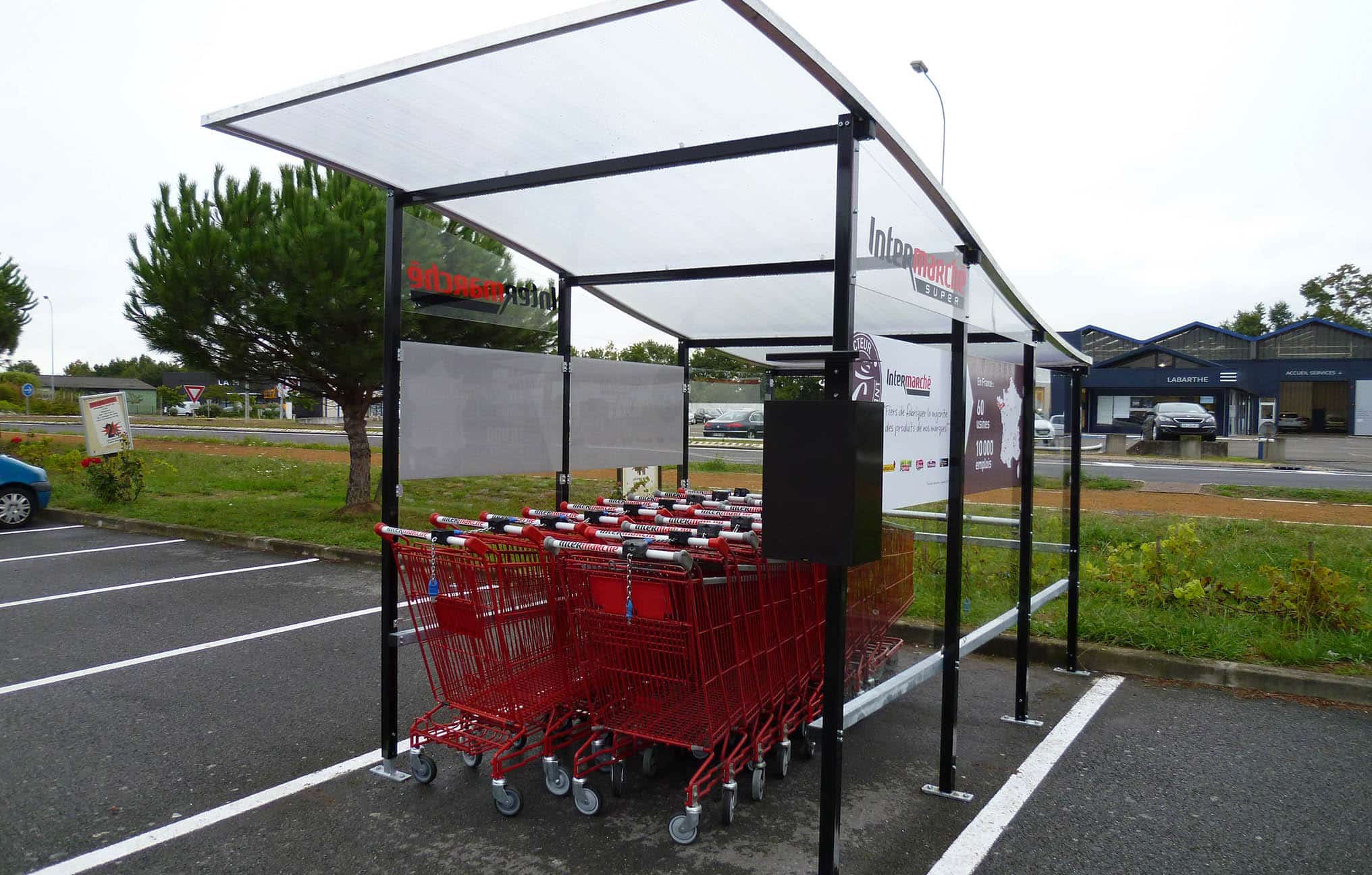 Structure d’abri personnalisable pour commerce