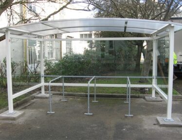 Abri cycles (vélos-motos) - Viadène Acier - Simple blanc 3 bornes - CTRE HOSPITALIER SAINT BRIEUC (22)