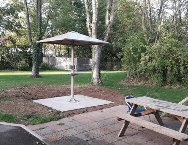 Abri fumeurs Charny d'Abri Plus - Espace détente pour fumeurs au Futuroscope de Poitiers (86)