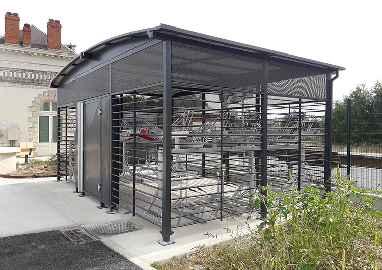 Abri Plus - Abri velos collectif - Modul'Ere 6.50m x 4m x 2.80m - Gare de Saint-Astier (24) - Supports 2 niveaux