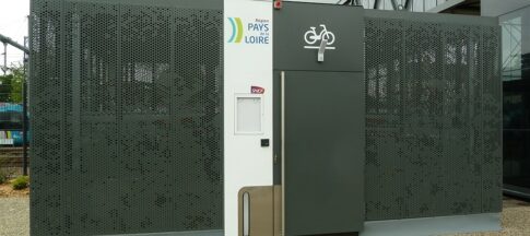 Abri Plus - Abri velo securise -Modèle Modul'Ere - SNCF Pays de La Loire - Gare de Clisson (44)
