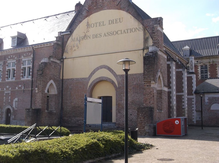 Abri Plus - Box a velos - Hôtel Dieu Maison des associations - Douai (59)