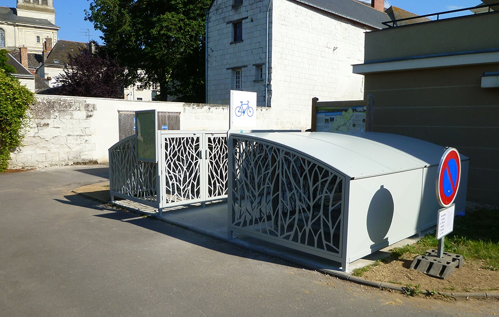 Abri Plus - Box a velos 4 m x 2 m - Signalétique vélo - Commune de Loire Authion (49) - L'Authion à vélo