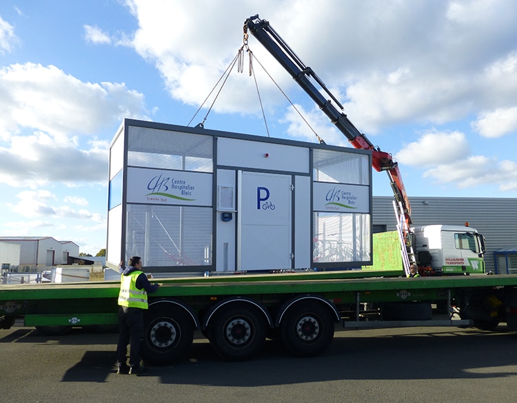 Abri Plus - Box collectif pour les vélos - Nomad - CHB Blois (41) - transport et déchargement par grue