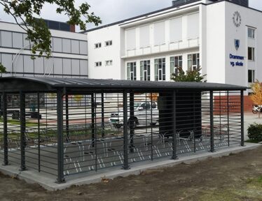Fabrication et installation d'un parking 2 roues couvert et sécurisé en Norvège !