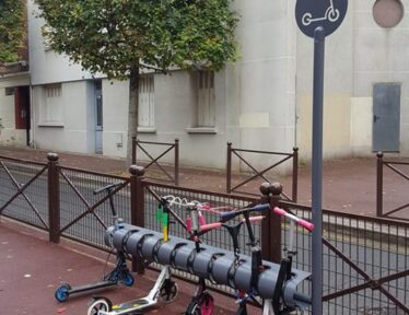 Abri Plus - Groupe Scolaire Blanche de Castille - Nantes (44) - Racks à trottinettes