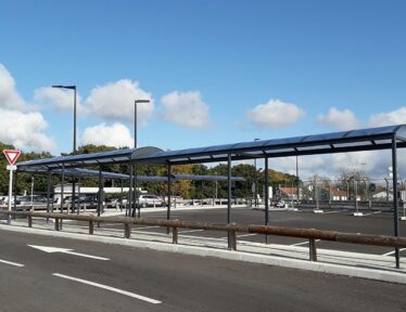 Abri Plus fabrique 64 m de cheminement recouvert pour les piétons à l'Aéroport de Biarritz (64)
