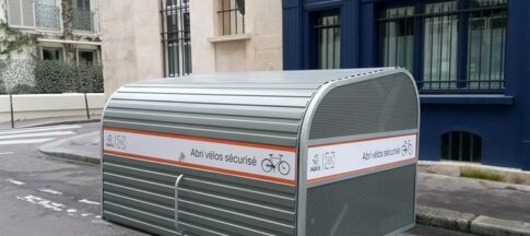 Abri Plus installe des Minis box velos résidentiels Modèle Cooma - impasse Guéménée - Mairie Quatre Paris