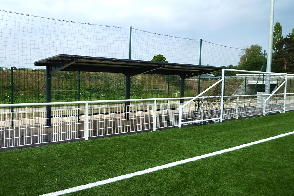 Abris stade de football - Modèle Vernon spécifique - USPFootball - Saint Philbert de Grand Lieu (44)
