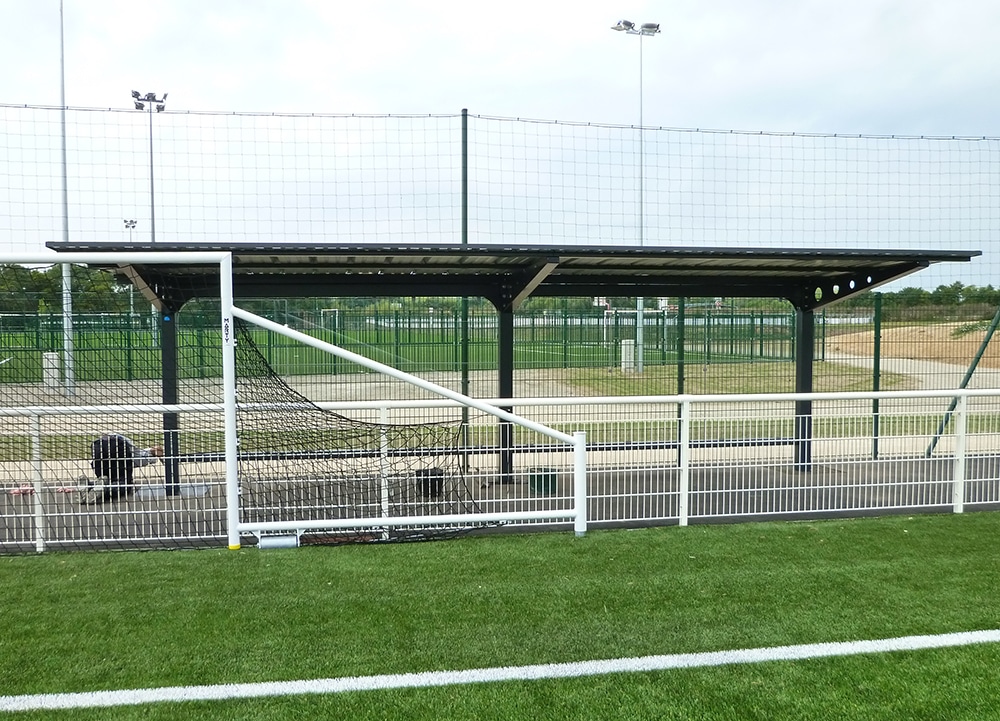 Abris stade de football - Modèle Vernon spécifique - USPFootball - Saint Philbert de Grand Lieu (44) - Vue 2