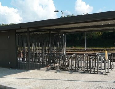 Abri vélos spécifique - Base Beaulieu - Gris sécurisé et ouvert - COLAS Mont de Marsan (40)