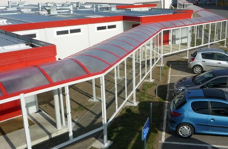 Equipements parking - Passage couvert Vôute - Bicolore blanc rouge zigzag - ARCELOR MITTAL Montataire (60)