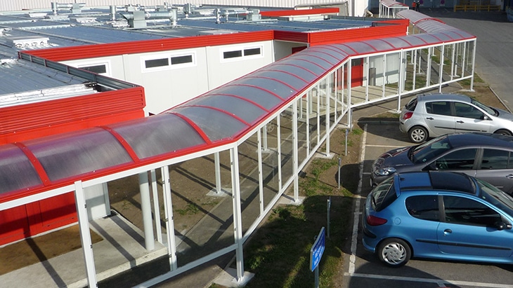 Equipements parking - Passage couvert Vôute - Bicolore blanc rouge zigzag - ARCELOR MITTAL Montataire (60)