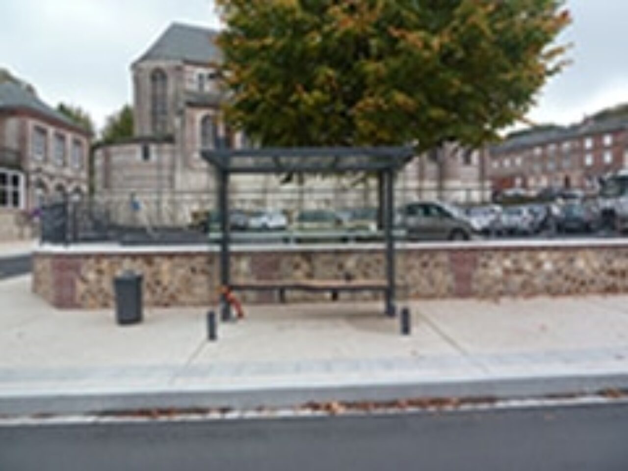 L'abri Bus Oslo, un nouveau modèle d'abri voyageur au design élégant ! | Abri Plus - Vue 1