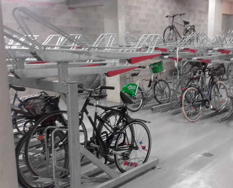 Rangements de 200 vélos sur deux niveaux - Adidas France via Bouygues Construction - quartier Wacken - Strasbourg (67)