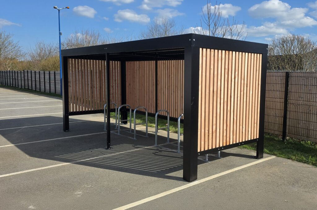 Abri plus - Abri vélos Pescara bois - Mediathèque de Porspoder (29)