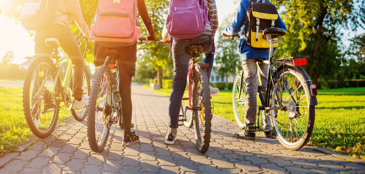 Gérer le stationnement des vélos en milieu scolaire : de la maternelle à l’université