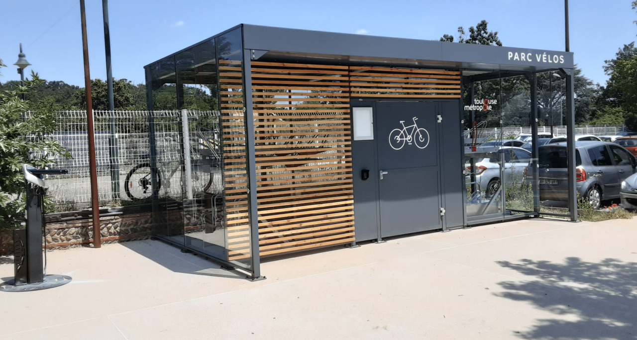 Abri Plus - Abri vélo fermé SQUARE + - Gare de Pibrac (31)
