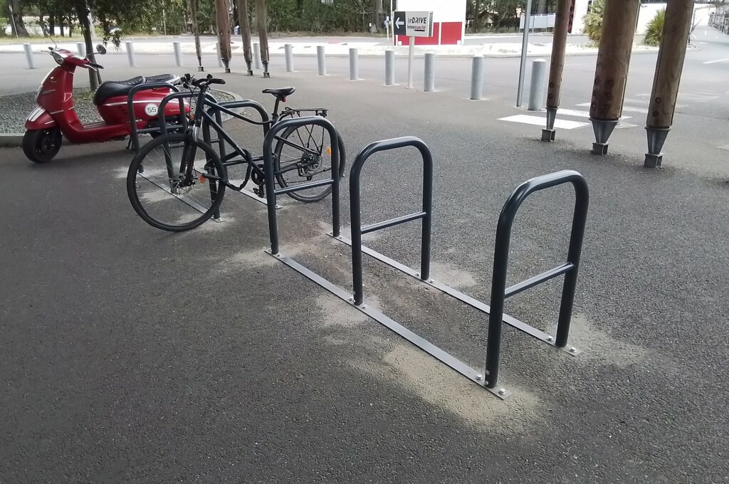 Borne A Appui v lo Arceau Pour Parking V lo