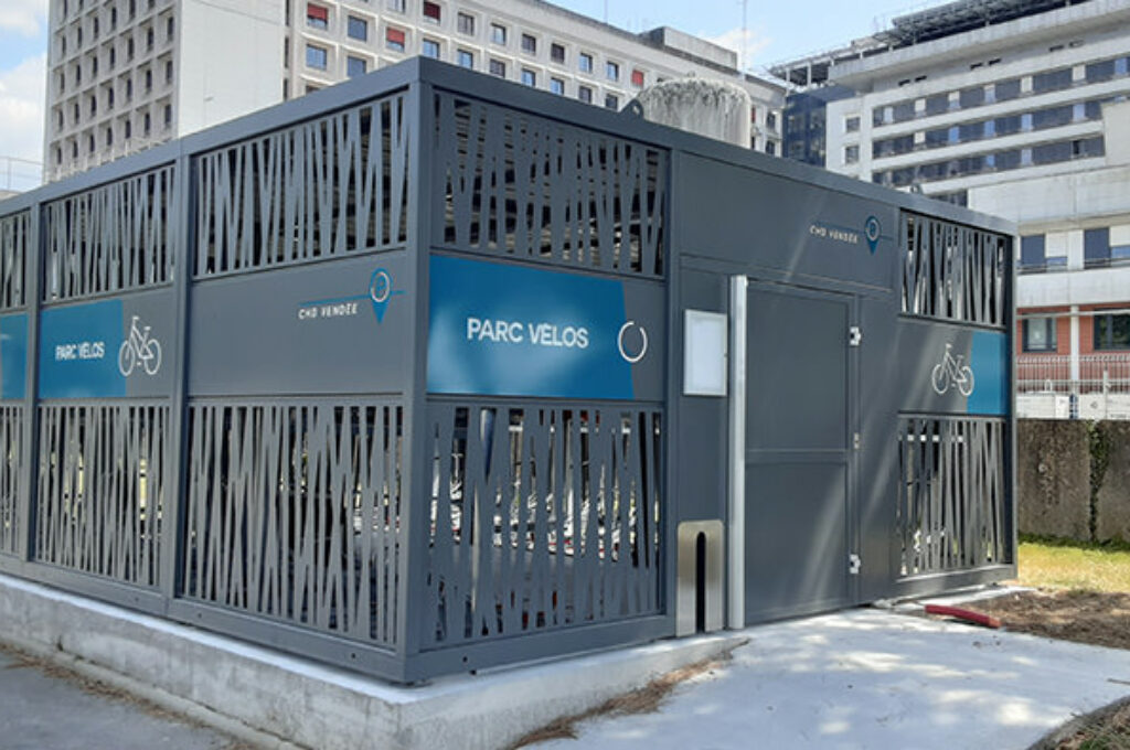 abriplus-abri-velo-securise-nomad-triple-avec-gestion-d-acces-chd-85-la-roche-sur-yon