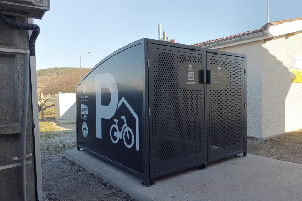Abriplus - box à vélos individuelles - Velbox Angers - gare de Retournac