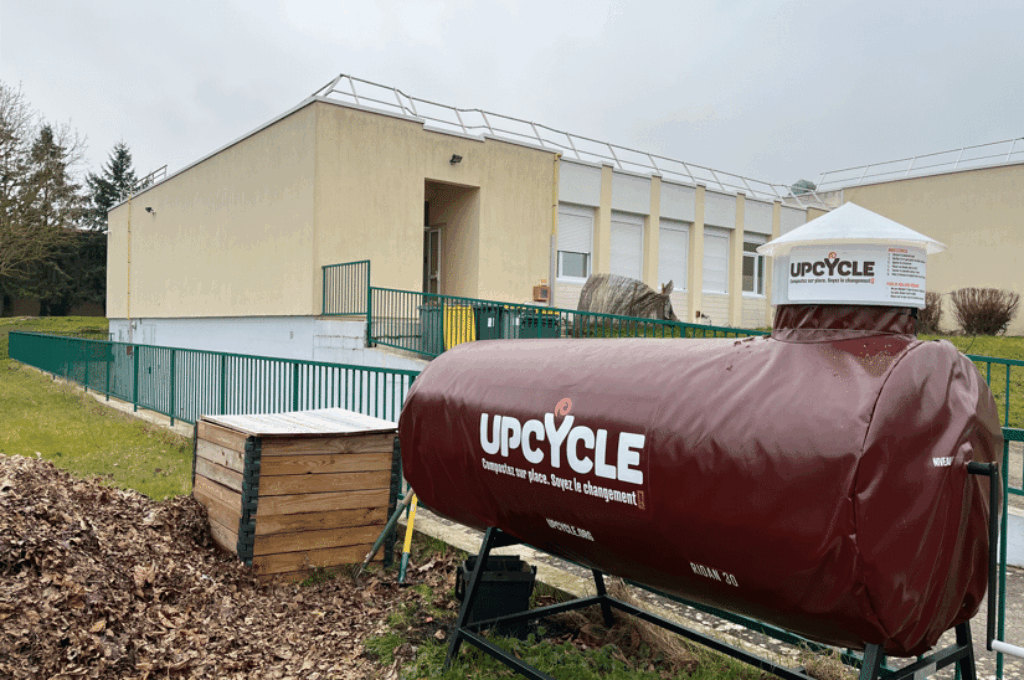 Abriplus - composteur mécanique - Rotocompost by Ridan - collège Florimond Robertet